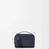 Mini borsa a tracolla per fotocamera in morbida pelle di vitello martellata Deep Navy Mini borsa a tracolla per fotocamera in morbida pelle di vitello martellata Deep Navy