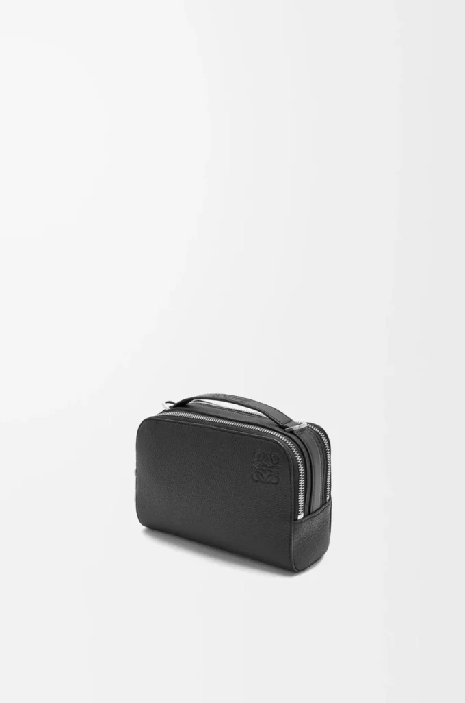 Mini borsa a tracolla per fotocamera in morbida pelle di vitello martellata Nero