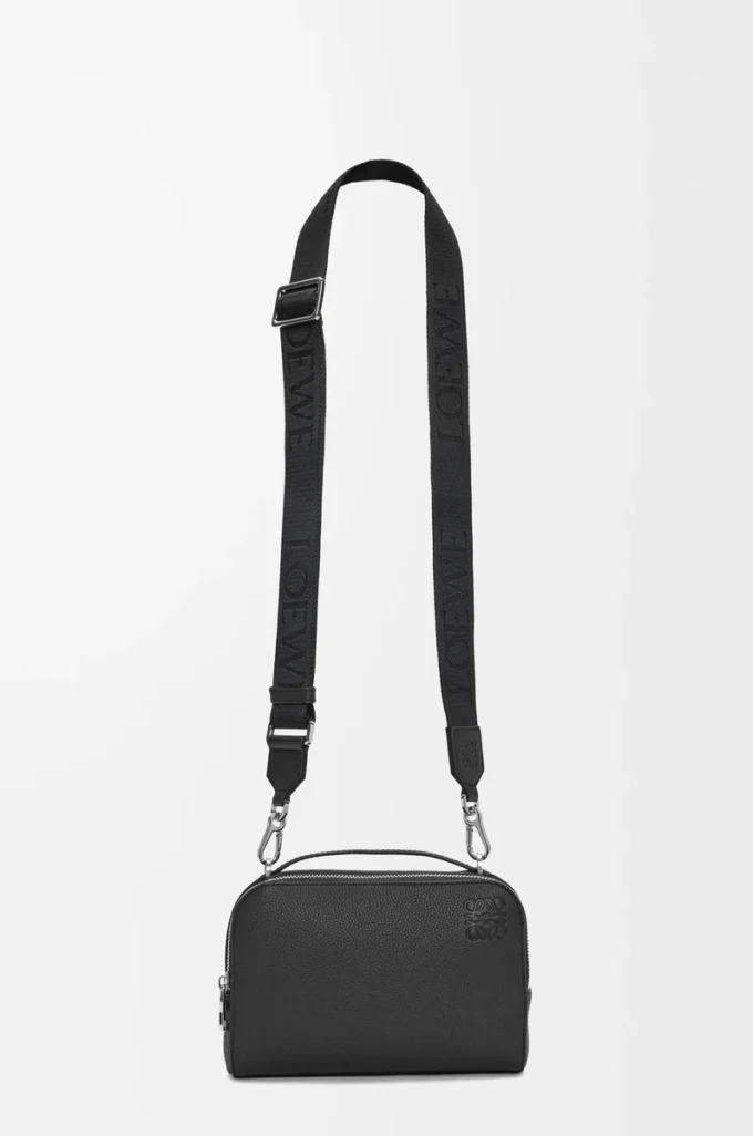 Mini borsa a tracolla per fotocamera in morbida pelle di vitello martellata Nero