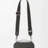 Mini borsa a tracolla per fotocamera in pelle di vitello satinata grigio scuro Mini borsa a tracolla per fotocamera in pelle di vitello satinata grigio scuro