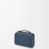 Mini borsa a tracolla per fotocamera in pelle di vitello satinata tinta indaco