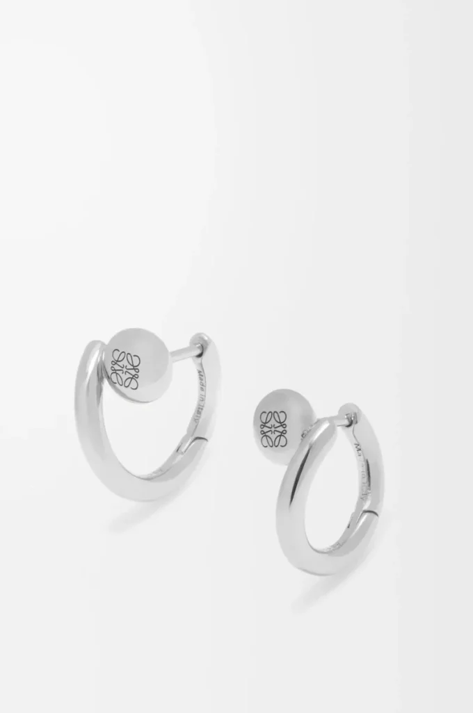 Mini orecchini a cerchio Anagram Pebble in argento sterling Argento Mini orecchini a cerchio Anagram Pebble in argento sterling Argento