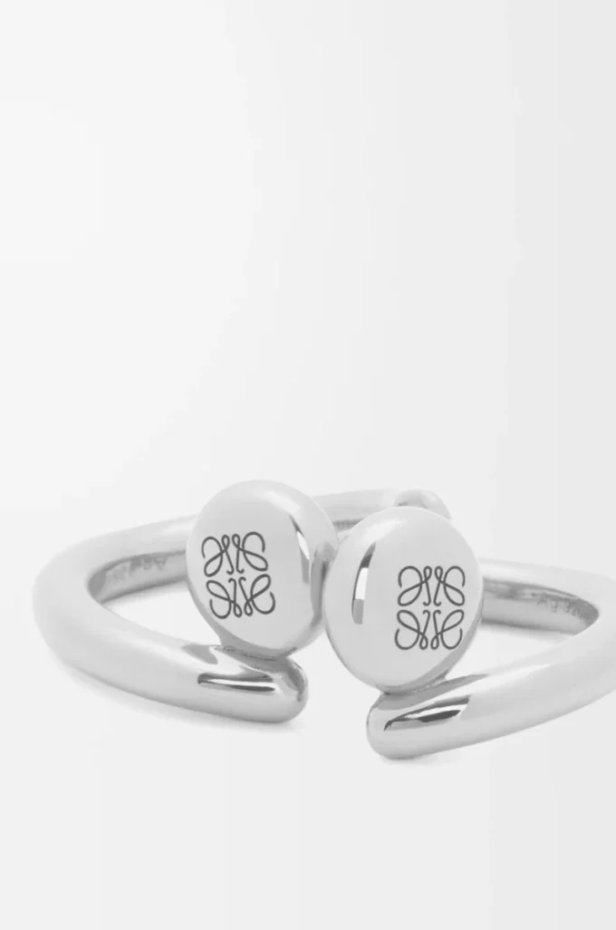 Mini orecchini a cerchio Anagram Pebble in argento sterling Argento Mini orecchini a cerchio Anagram Pebble in argento sterling Argento