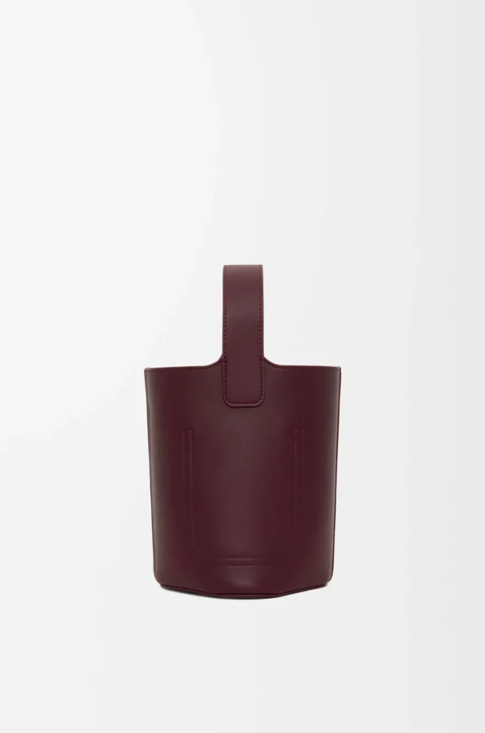 Mini Pebble a secchiello in morbida pelle di vitello Dark Burgundy