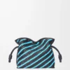 Mini pochette Flamenco in pelle di agnello nappa Dark Ink/Sky Blue Mini pochette Flamenco in pelle di agnello nappa Dark Ink/Sky Blue