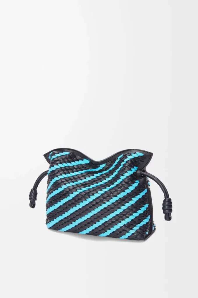 Mini pochette Flamenco in pelle di agnello nappa Dark Ink/Sky Blue Mini pochette Flamenco in pelle di agnello nappa Dark Ink/Sky Blue