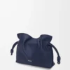 Mini pochette Flamenco in pelle di vitello nappa blu abisso Mini pochette Flamenco in pelle di vitello nappa blu abisso