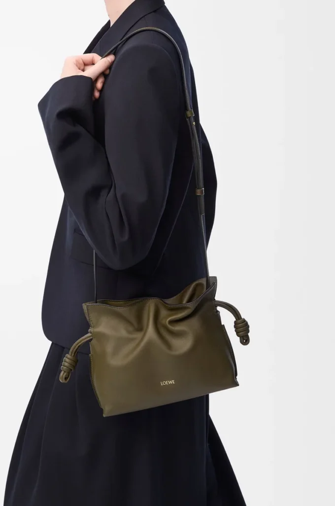 Mini pochette Flamenco in pelle di vitello nappa Dark Khaki Mini pochette Flamenco in pelle di vitello nappa Dark Khaki