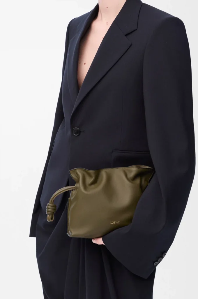 Mini pochette Flamenco in pelle di vitello nappa Dark Khaki Mini pochette Flamenco in pelle di vitello nappa Dark Khaki