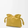 Mini pochette Flamenco in pelle di vitello nappa Ginger