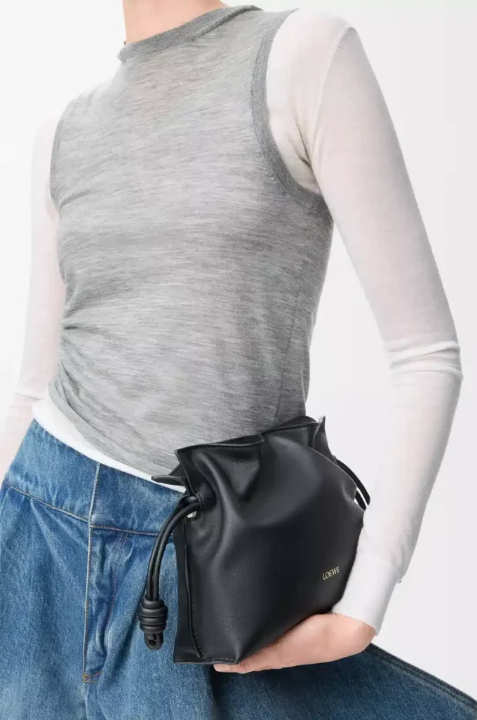 Mini pochette Flamenco in pelle di vitello nappa nera