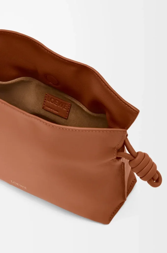 Mini pochette Flamenco in pelle di vitello nappa Squirrel
