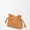 Mini pochette Flamenco in pelle di vitello nappa Warm Desert Mini pochette Flamenco in pelle di vitello nappa Warm Desert