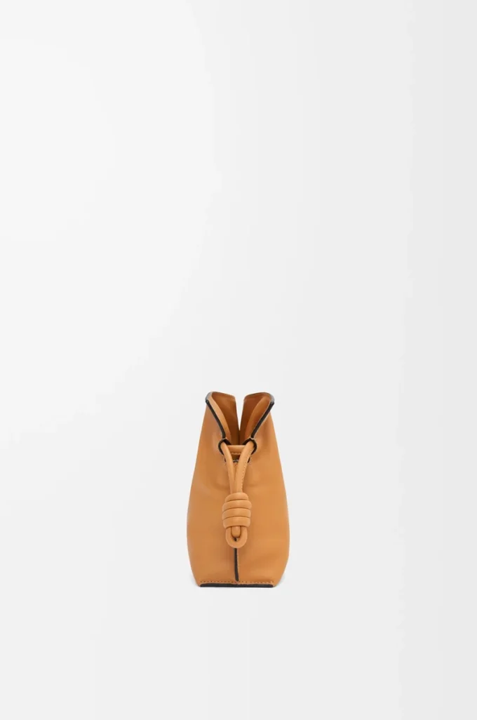 Mini pochette Flamenco in pelle di vitello nappa Warm Desert Mini pochette Flamenco in pelle di vitello nappa Warm Desert