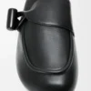 Mocassino con fibbia in pelle di vitello liscia lucida nera Mocassino con fibbia in pelle di vitello liscia lucida nera