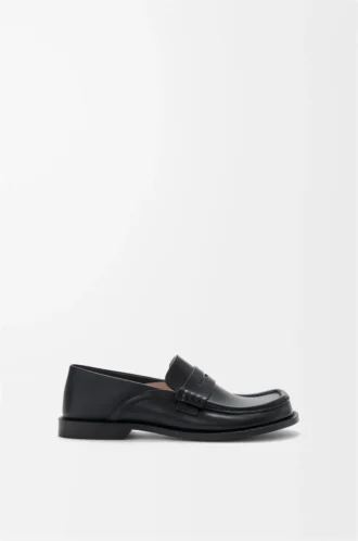 Mocassino con linguetta posteriore Campo in pelle di vitello cerata Nero