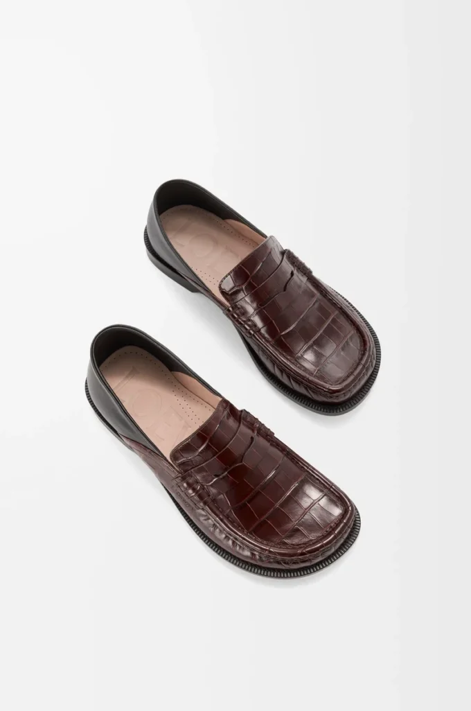Mocassino con linguetta posteriore Campo in pelle di vitello goffrata e pelle di agnello nappa Marrone scuro/Nero Mocassino con linguetta posteriore Campo in pelle di vitello goffrata e pelle di agnello nappa Marrone scuro/Nero