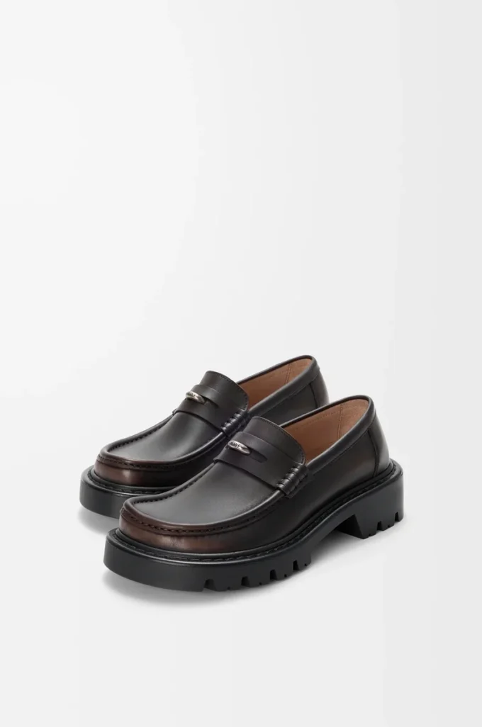 Mocassino Sierra in pelle di vitello spazzolata marrone scuro Mocassino Sierra in pelle di vitello spazzolata marrone scuro