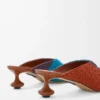 Mule Toy in tela ricamata Caramel/Bright Green Mule Toy in tela ricamata Caramel/Bright Green