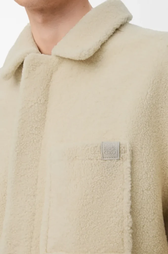 Overshirt in shearling grigio chiaro Overshirt in shearling grigio chiaro