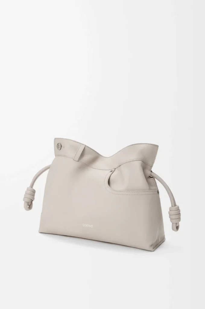 Panta medio Pochette Flamenco in pelle di vitello lucida Light Ghost Panta medio Pochette Flamenco in pelle di vitello lucida Light Ghost