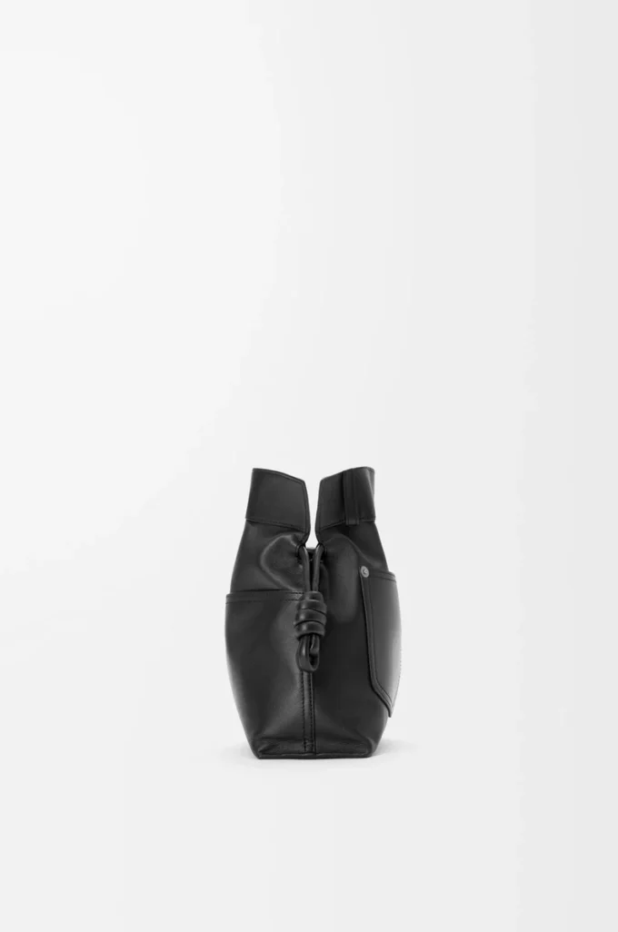 Panta medium Pochette Flamenco in pelle di vitello lucida Nero