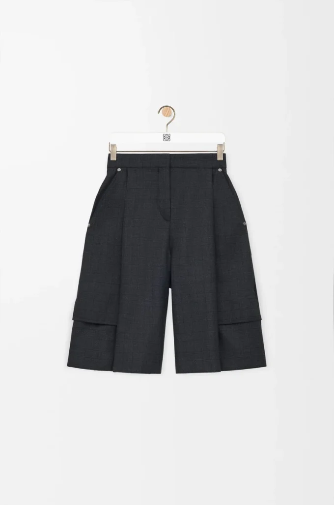 Pantaloncini cargo in lana Grigio scuro Pantaloncini cargo in lana Grigio scuro