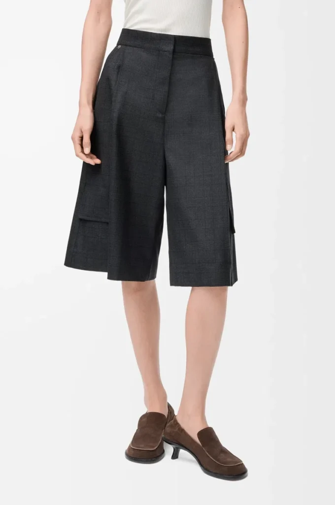 Pantaloncini cargo in lana Grigio scuro Pantaloncini cargo in lana Grigio scuro