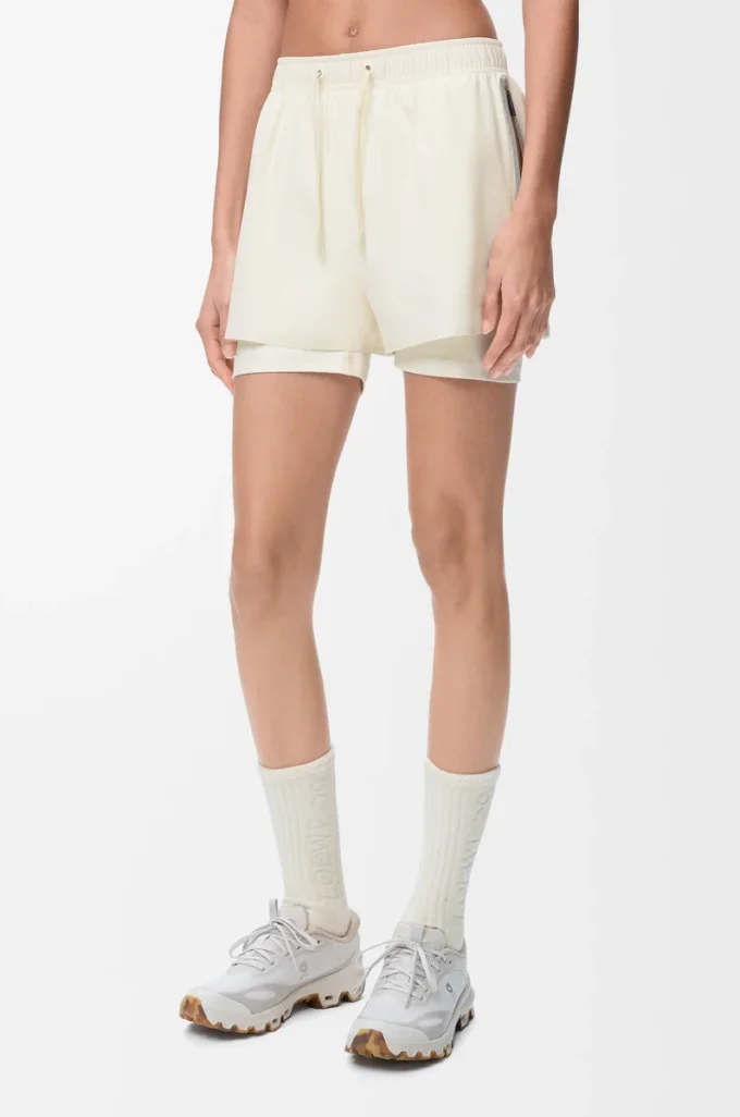 Pantaloncini performanti in tessuto tecnico Ivory