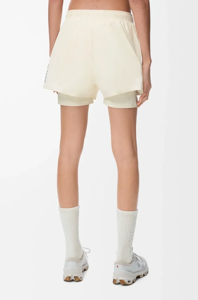 Pantaloncini performanti in tessuto tecnico Ivory