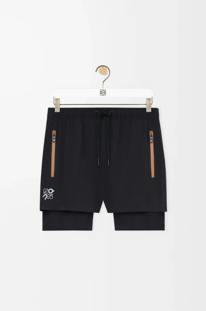 Pantaloncini tecnici in tessuto tecnico nero Pantaloncini tecnici in tessuto tecnico nero