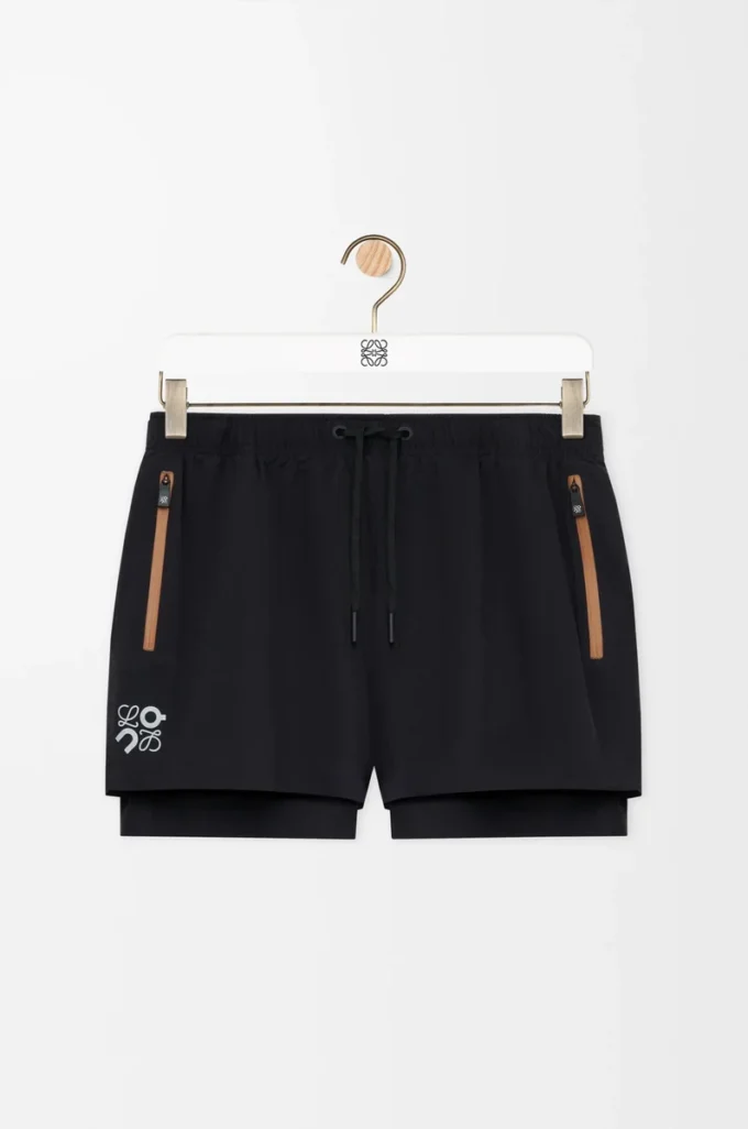 Pantaloncini tecnici in tessuto tecnico nero Pantaloncini tecnici in tessuto tecnico nero