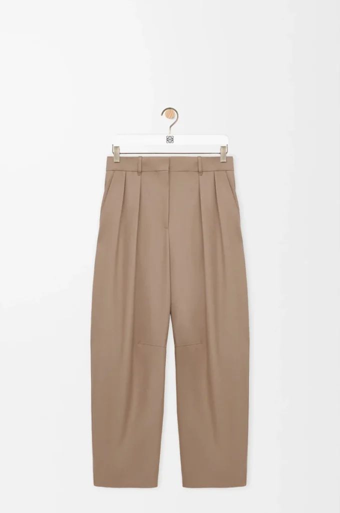 Pantaloni a barilotto in lana color sabbia Pantaloni a barilotto in lana color sabbia