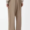 Pantaloni a barilotto in lana color sabbia Pantaloni a barilotto in lana color sabbia
