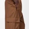 Pantaloni cargo in tessuto tecnico color caramello Pantaloni cargo in tessuto tecnico color caramello