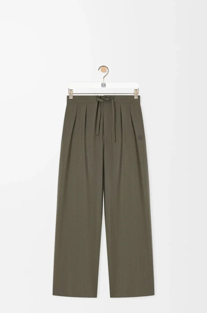 Pantaloni con coulisse in lana verde kaki Pantaloni con coulisse in lana verde kaki