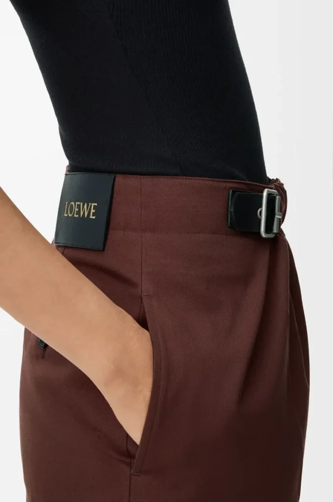 Pantaloni corti con cintura in cotone e seta Coffee