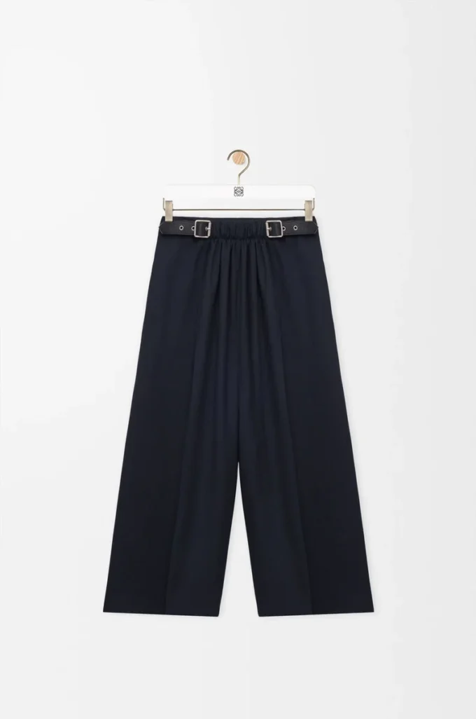 Pantaloni corti con cintura in lana blu navy