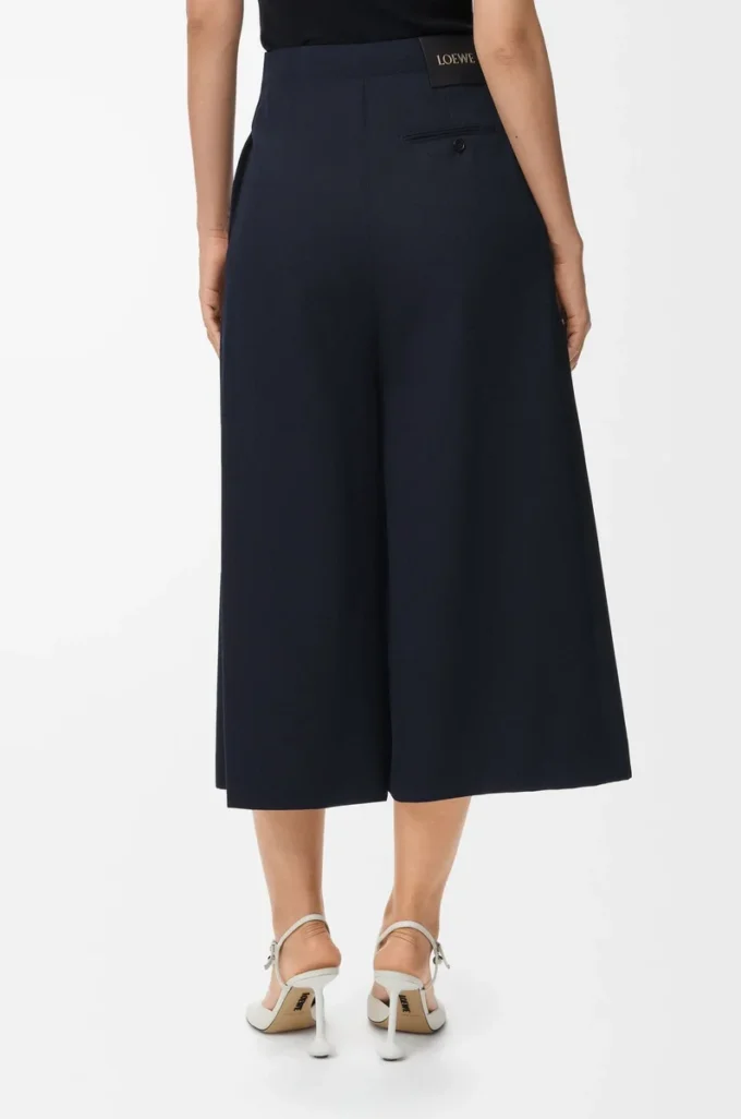 Pantaloni corti con cintura in lana blu navy