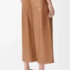 Pantaloni cropped in nappa di agnello color caramello