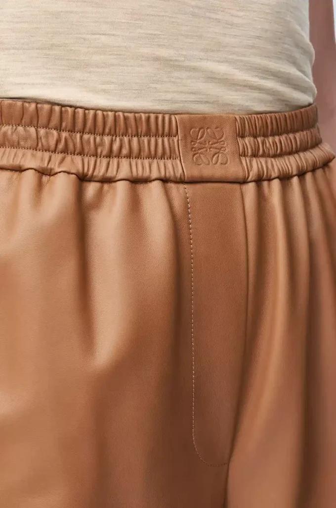 Pantaloni cropped in nappa di agnello color caramello