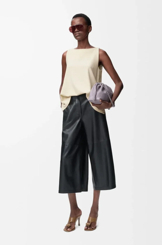 Pantaloni cropped in pelle di agnello nappa Nero