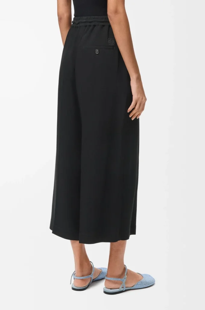 Pantaloni cropped in viscosa elasticizzata Nero