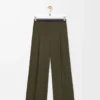 Pantaloni in lana verde kaki Pantaloni in lana verde kaki