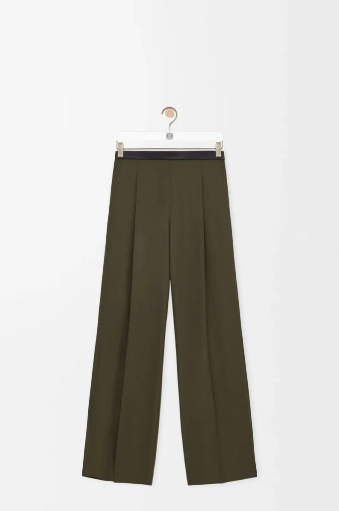 Pantaloni in lana verde kaki Pantaloni in lana verde kaki