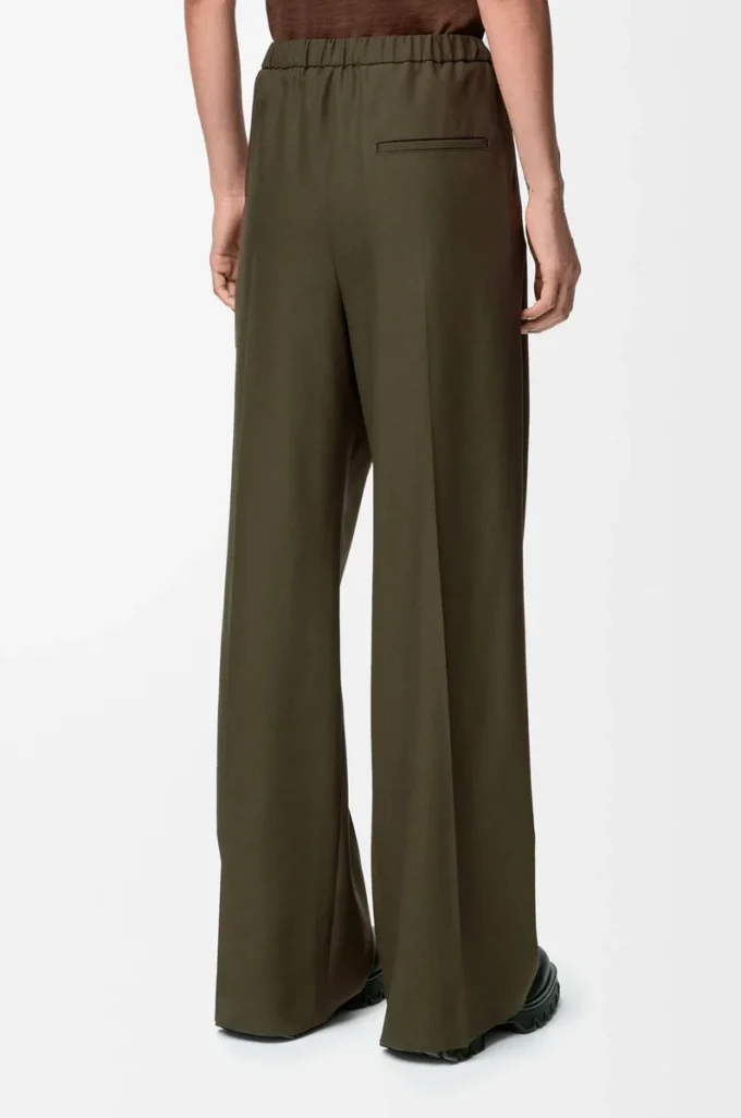 Pantaloni in lana verde kaki Pantaloni in lana verde kaki