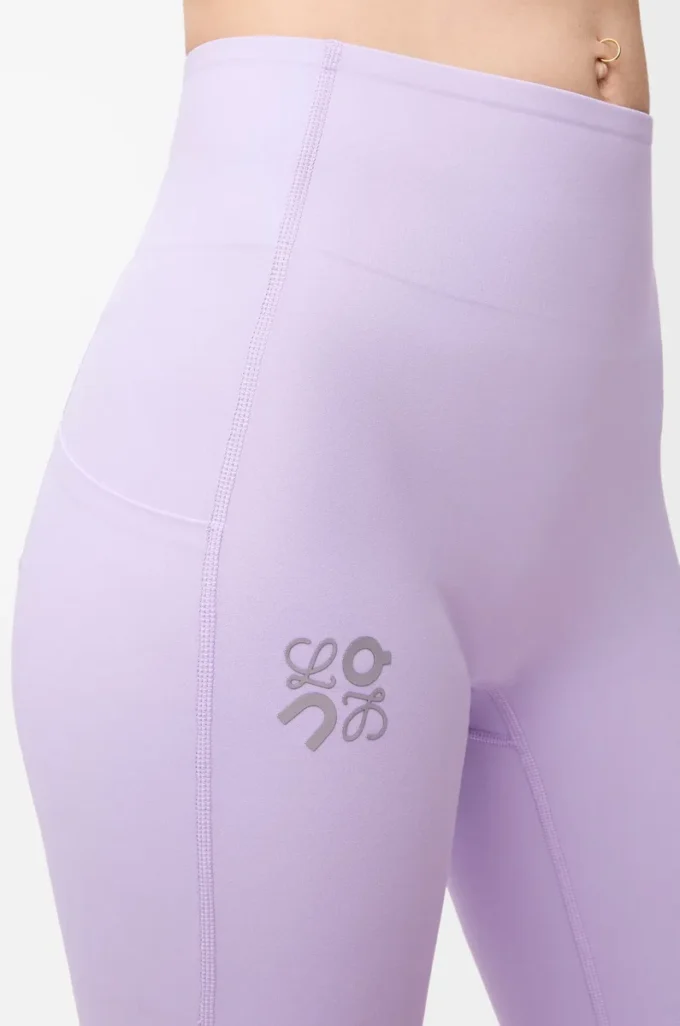 Pantaloni morbidi a zampa in jersey tecnico lilla