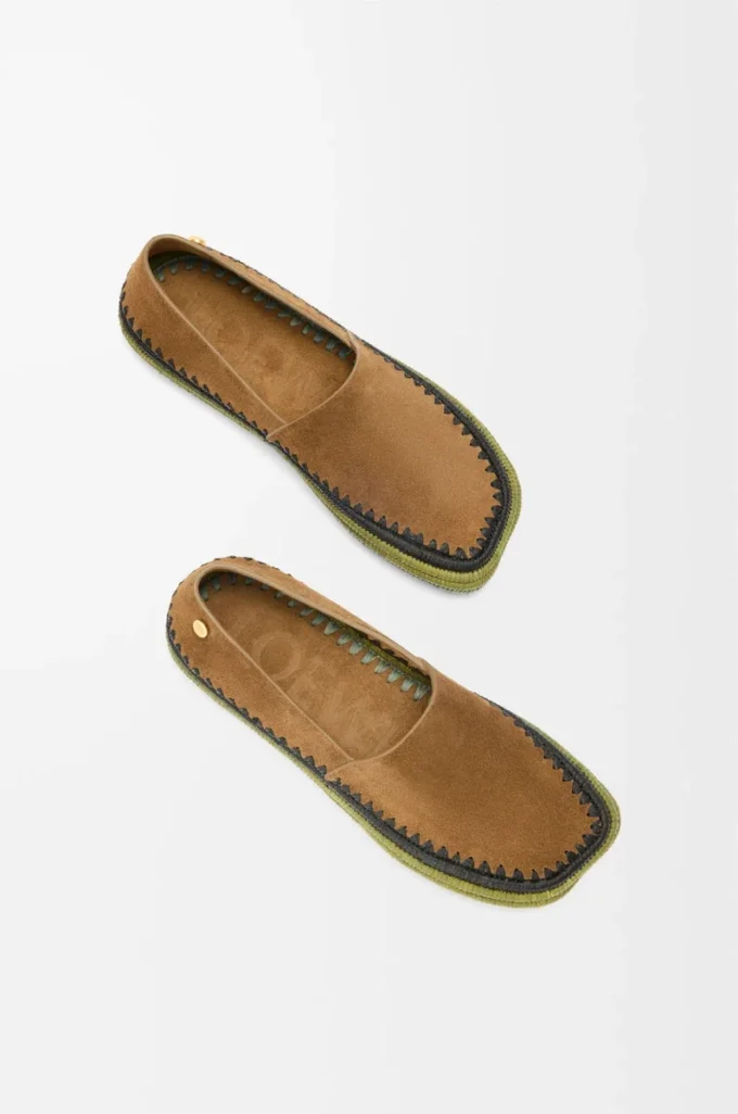 Pantofola Rio in pelle scamosciata e rafia marrone Pantofola Rio in pelle scamosciata e rafia marrone