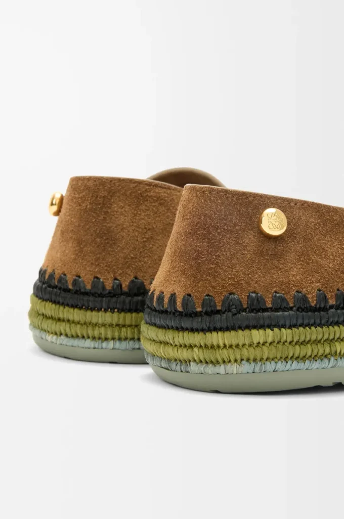 Pantofola Rio in pelle scamosciata e rafia marrone Pantofola Rio in pelle scamosciata e rafia marrone