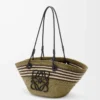 Piccola borsa Anagram Basket in palma iraca e pelle di vitello Kaki scuro/Nero Piccola borsa Anagram Basket in palma iraca e pelle di vitello Kaki scuro/Nero
